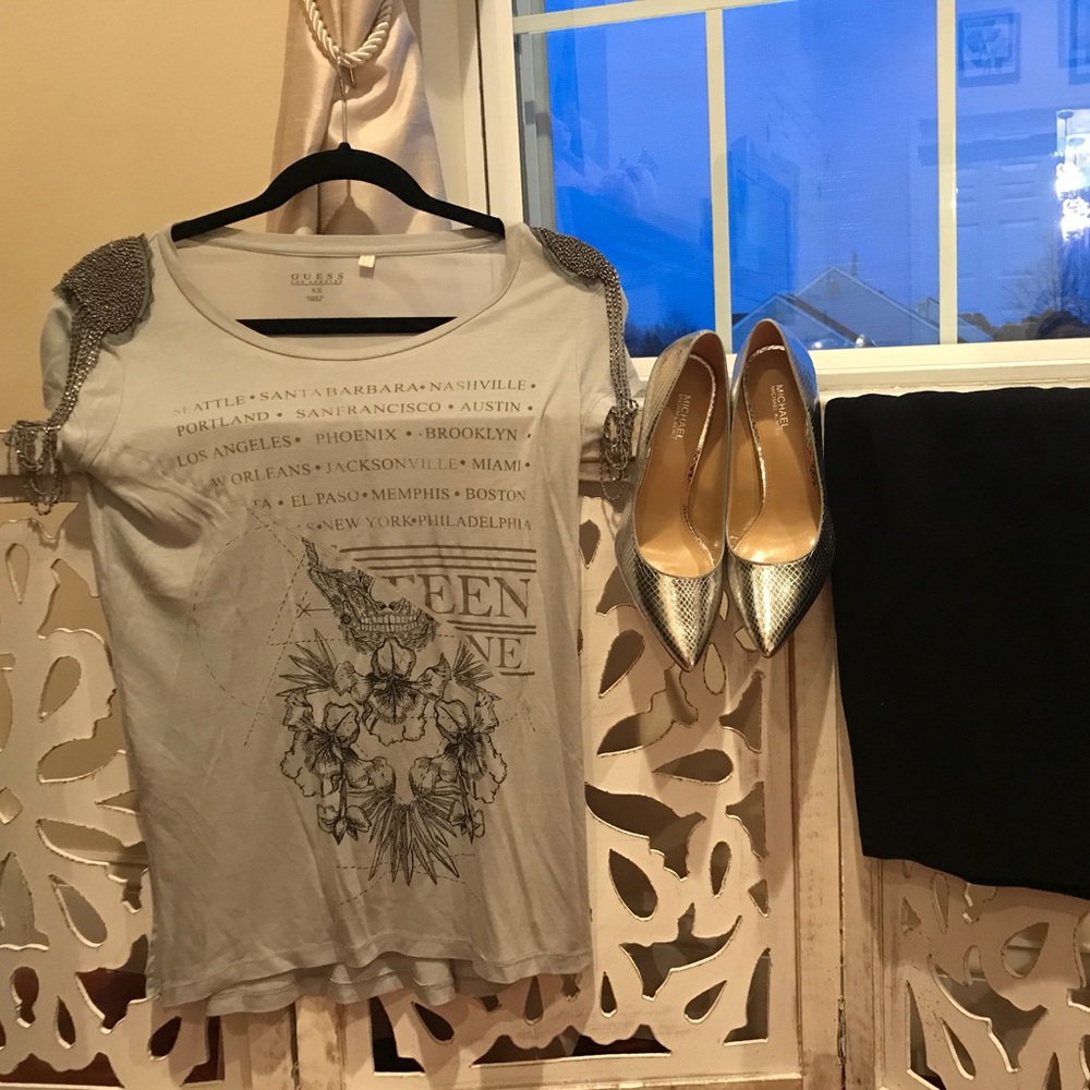GUESS fashion tee